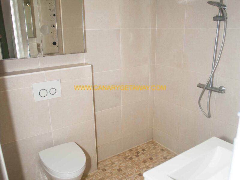 Beautiful one bed apartment in Edificio Comodoro, Los Cristianos