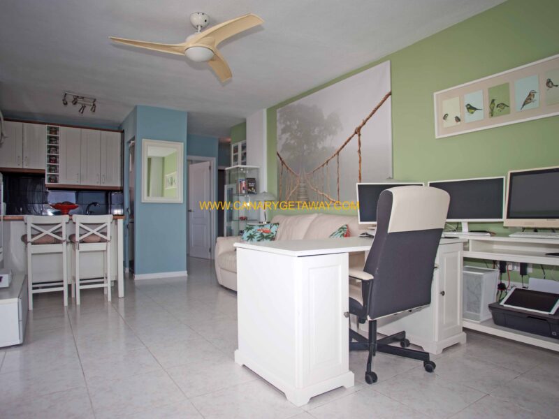 Beautiful one bed apartment in Edificio Comodoro, Los Cristianos