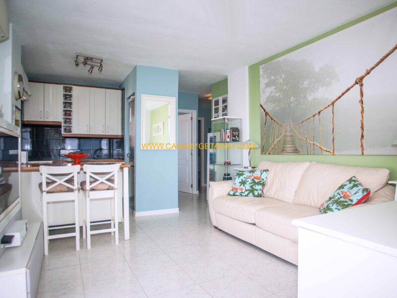 Beautiful one bed apartment in Edificio Comodoro, Los Cristianos