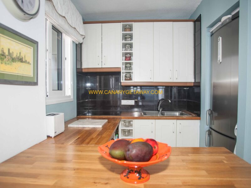 Beautiful one bed apartment in Edificio Comodoro, Los Cristianos