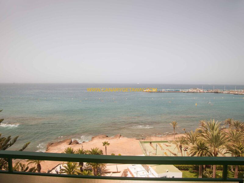 Beautiful one bed apartment in Edificio Comodoro, Los Cristianos