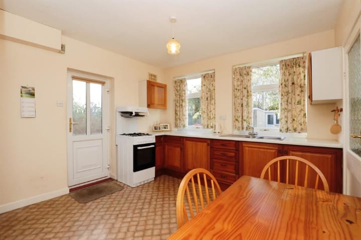 3 bed semi detached house for sale in the UK